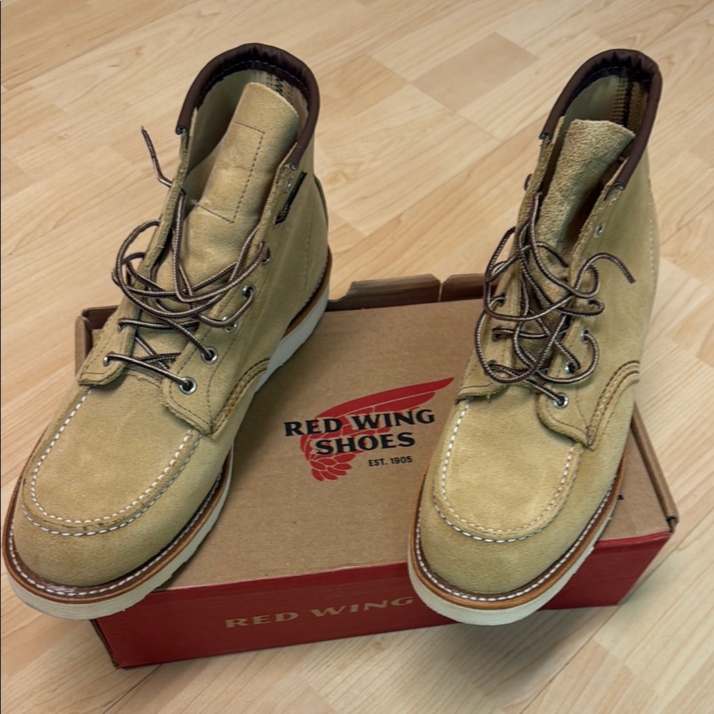 Redwing Classic Moc tan suede boots sz 11 men’s.